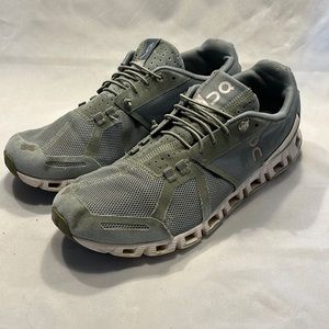 On Cloud Mens size 9.5 Sage